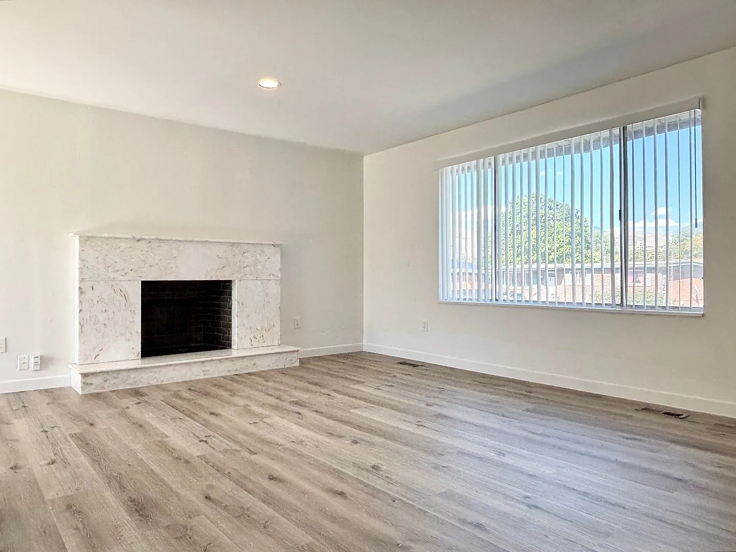 Bright & Spacious Salt Lake Home! — Photo 3
