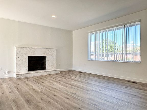 3rd image of 403 N Morton Dr