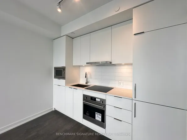 8 Olympic Garden Dr, Toronto, ON