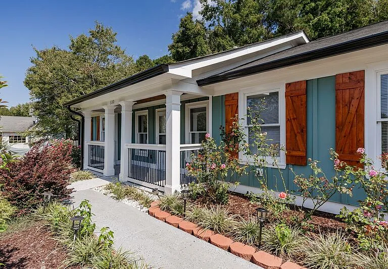 330 Monty Dr — Photo 3