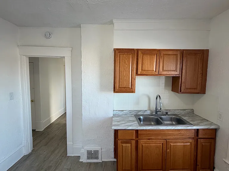 15307 Holmes Ave — Photo 19