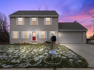 1916 Parkland Ct, Racine, WI 53402