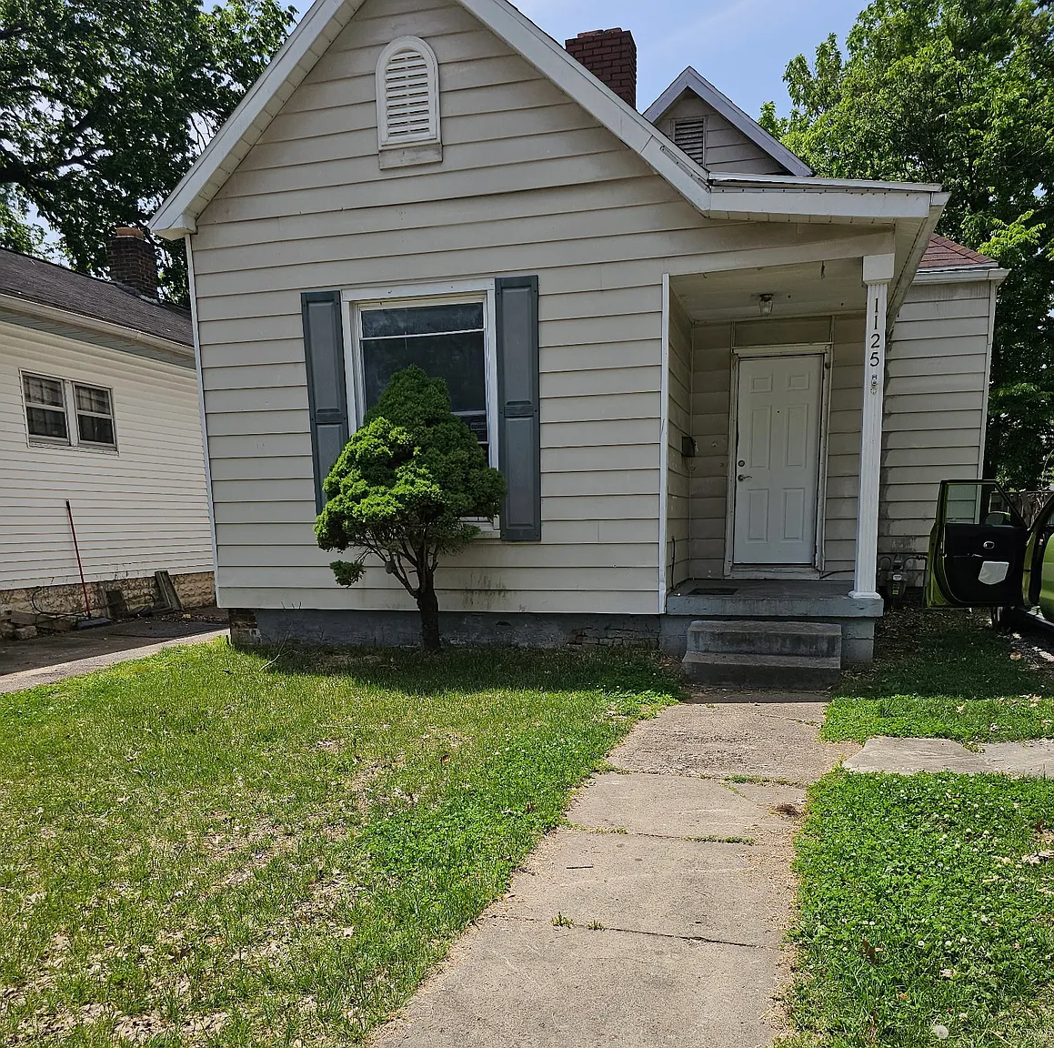 1125 S Harlan Ave photo 1