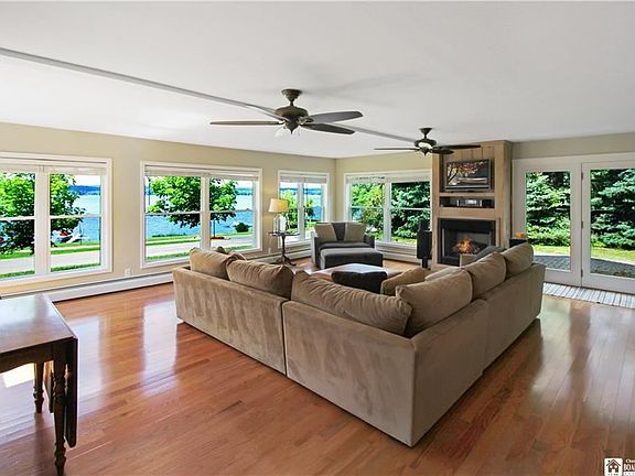 3rd image of 6046 Diamond Ave