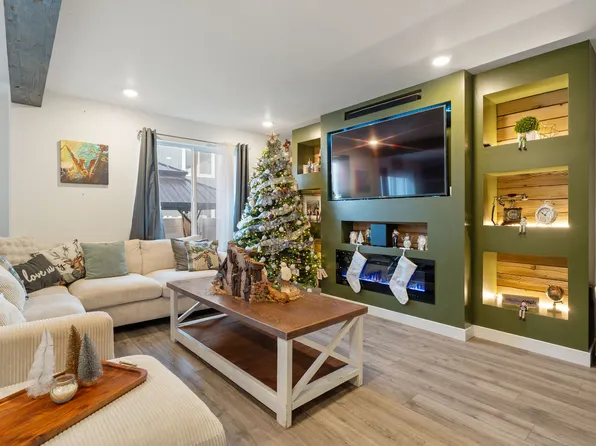 1832 E Eagle View Ln, Eagle Mountain, UT 84005