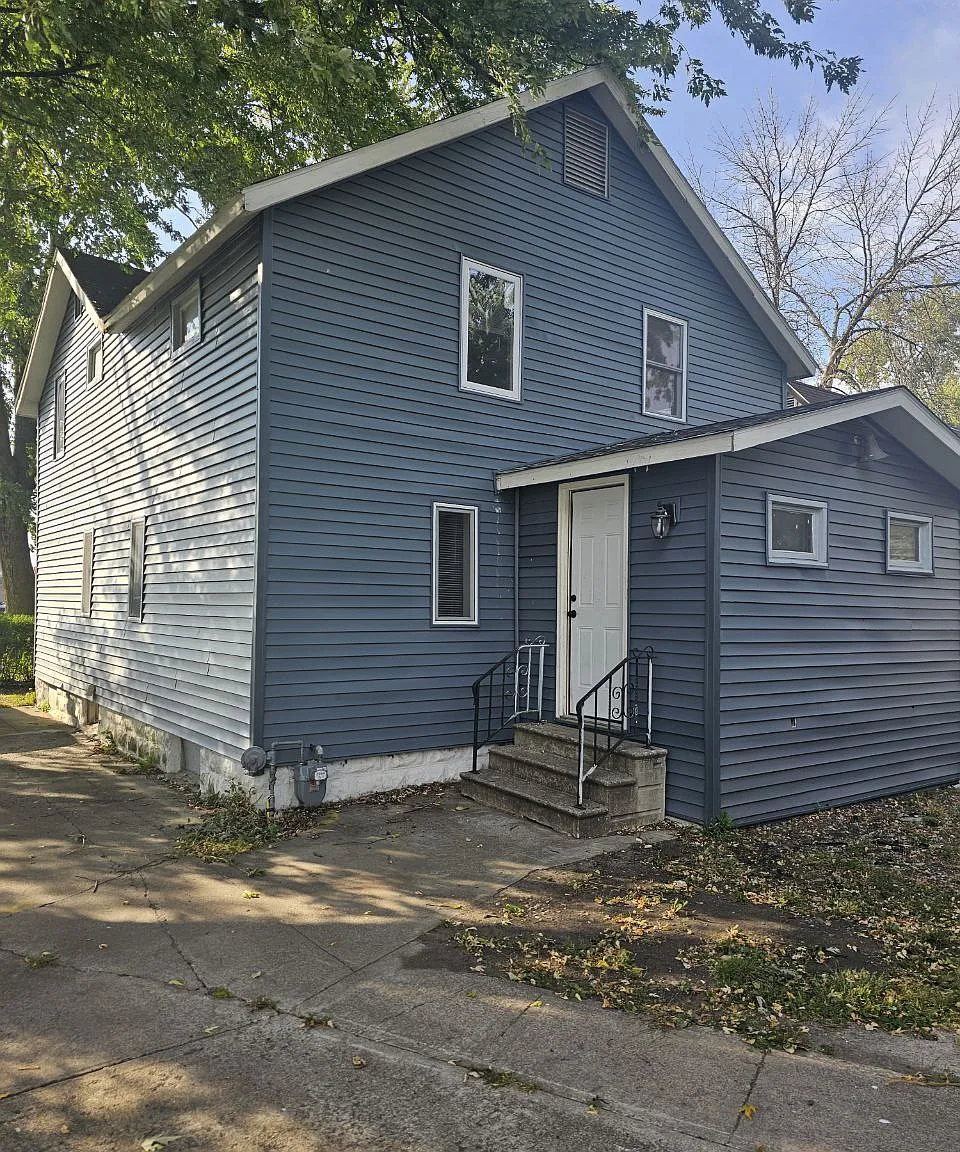 3 bed, 1.5 bath, 1213 sqft, $1,150 — Photo 4