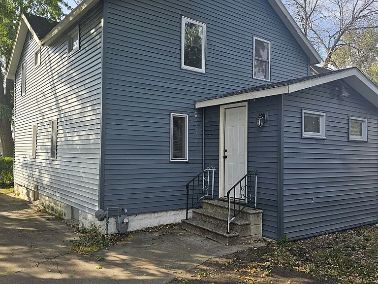 217 2nd Ave SE — Photo 4