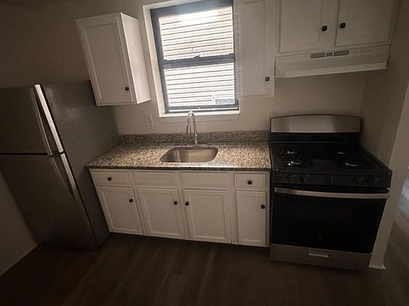2nd image of 16 Bergen Ave APT 12