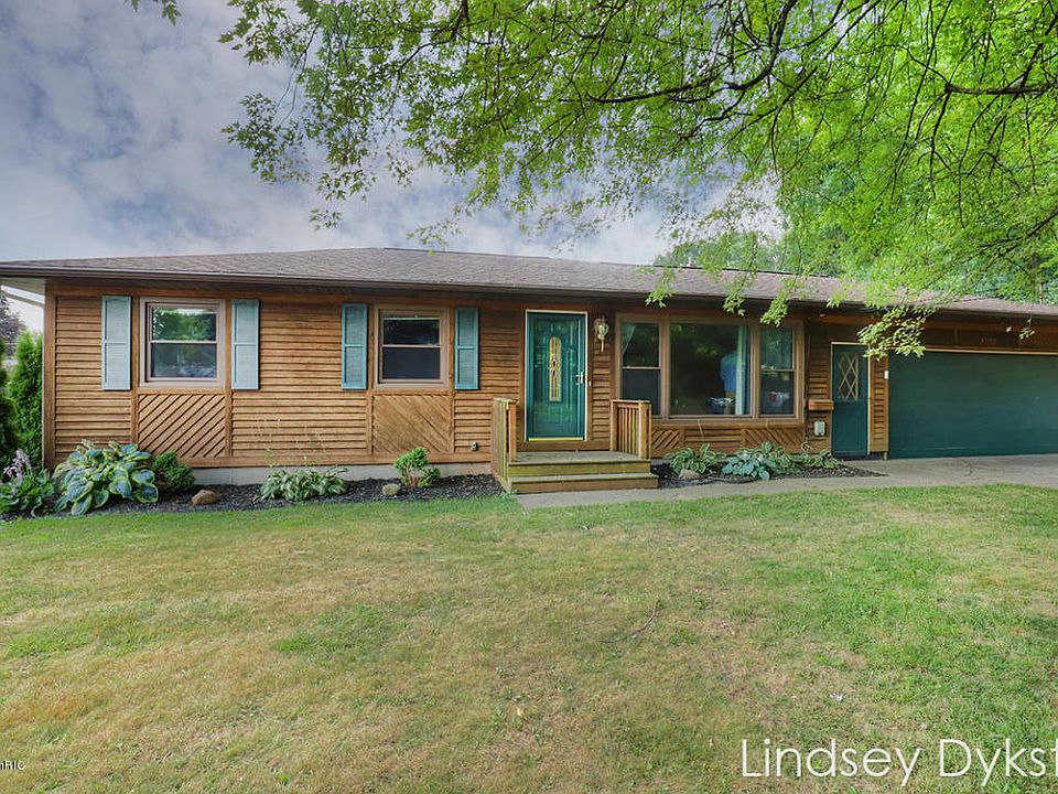 1st image of 1036 Coventry Dr NW