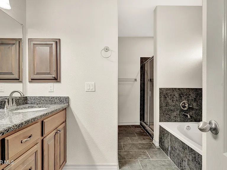 5556 Ignacio Frias Dr — Photo 16