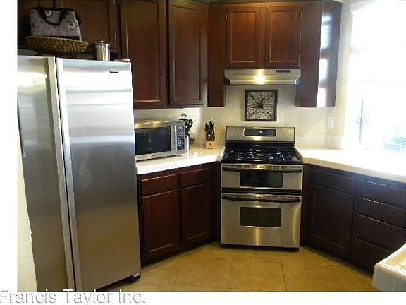 3rd image of 176 Aurora Ave