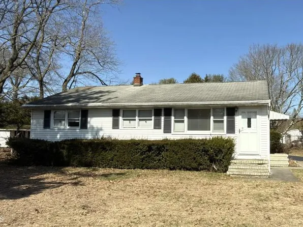 325 Sharon Rd, Hightstown, NJ 08520