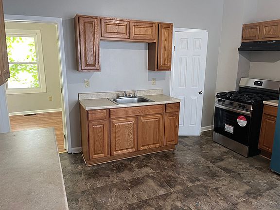 2nd image of 6908 Polonia Ave