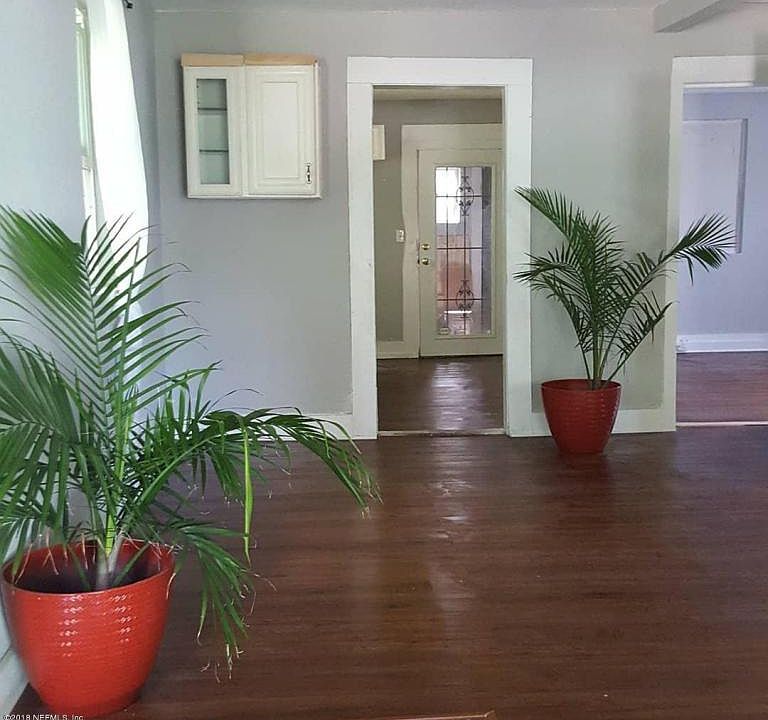 1st image of 1820 Grunthal St