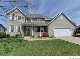 220 Huntington Rd, Chatham, IL 62629