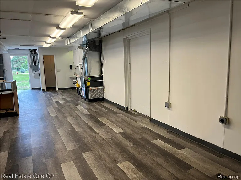 8216 Lakeshore Rd #1 — Photo 14