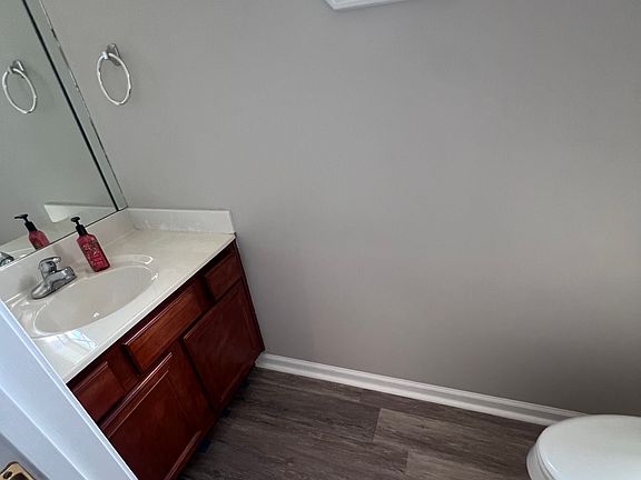 5th image of 857 White Wood Flt