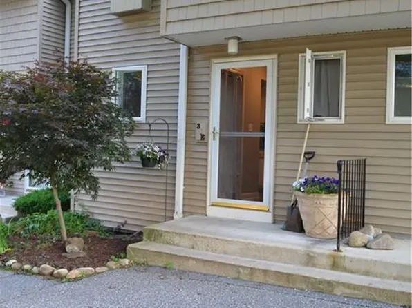 220 Main Street #3E, New Hartford, CT 06057