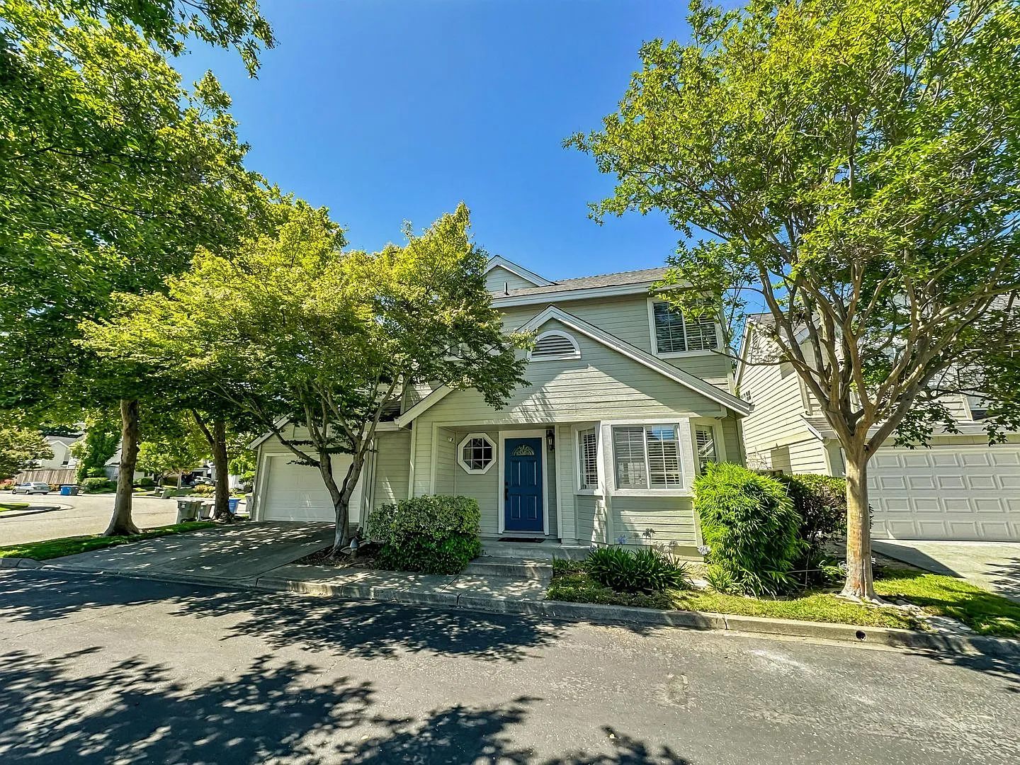 Coming Soon: Elegant & Spacious 3bd Home | Pool Access, Ev Charger & Bright Interiors — Photo 1