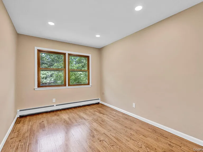 29-31 Fisher Ave #31 — Photo 16