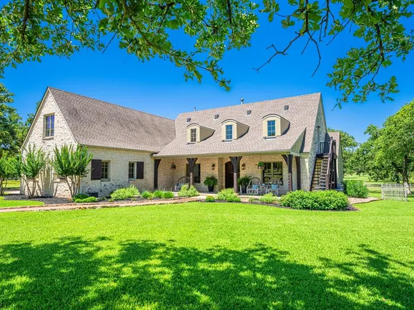 80 S Buckhorn Trl, Fredericksburg, TX 78624