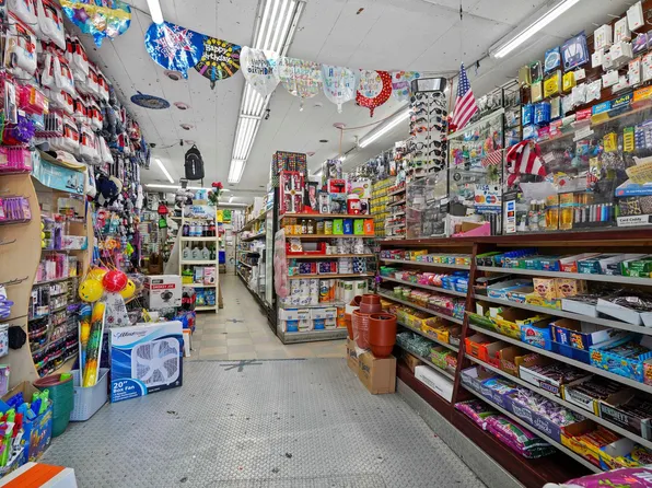 67-03 Myrtle Avenue image 16 of 36