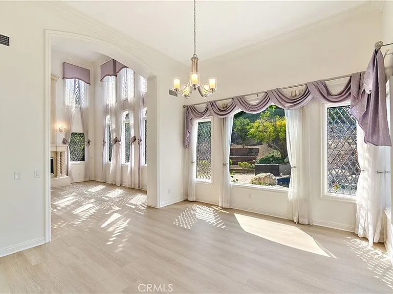 19 Santa Rosa — Photo 9