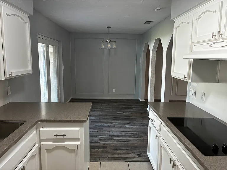 5212 Brookwood Dr — Photo 4