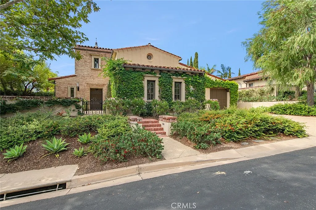 4 bed, 5.5 bath, 3954 sqft, $29,999 — Photo 2