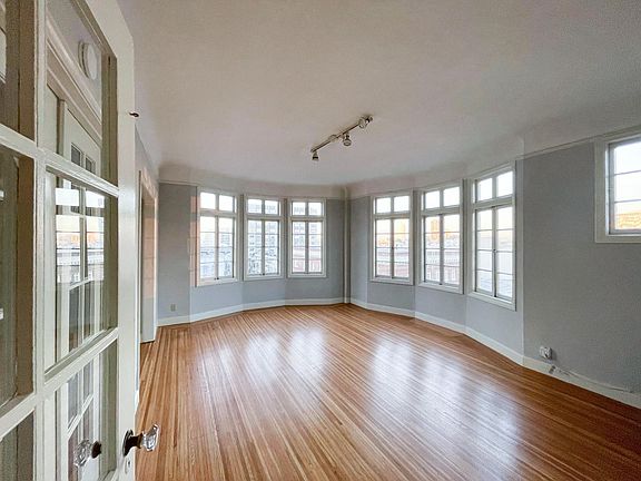 2nd image of 1755 Franklin St #602
