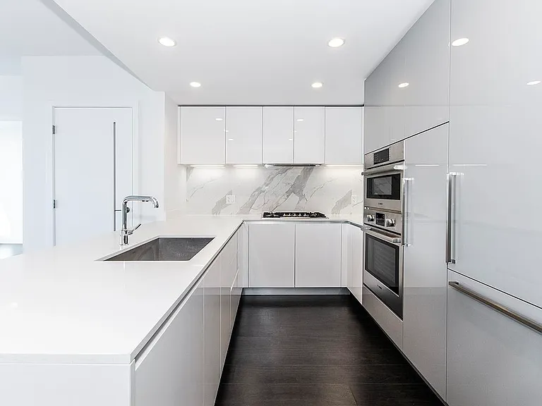 2085 Skyline Ct #2407 — Photo 3