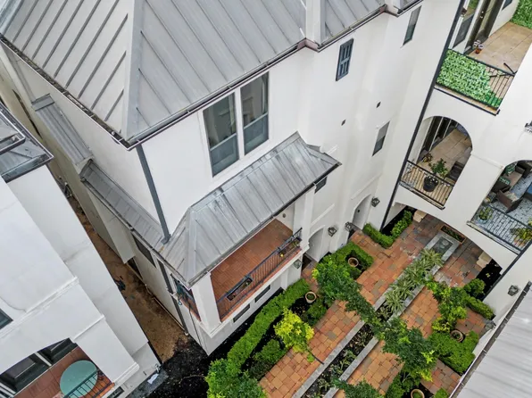 634 Nagle St, Houston, TX 77003