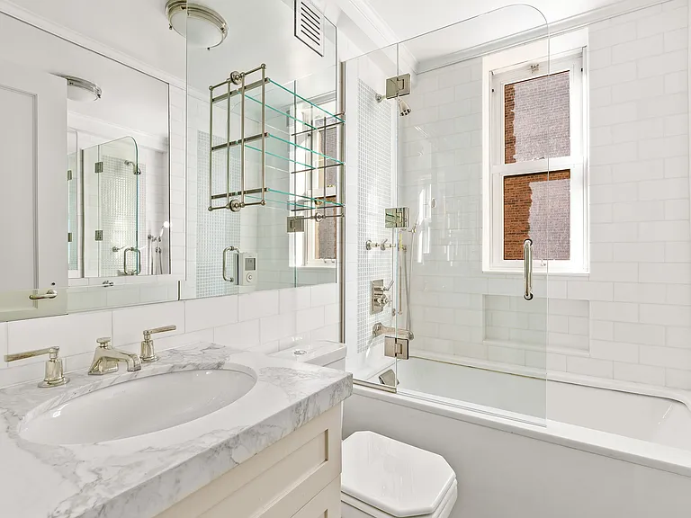 28 E 10th St #10B — Photo 10
