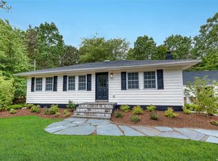 60 Middle Island Miller Place Rd, Mount Sinai, NY 11766