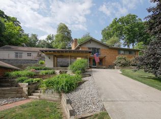 2455 Kensington Dr, Kalamazoo, MI 49008