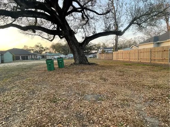 4529 River Rd, New Orleans, LA 70121