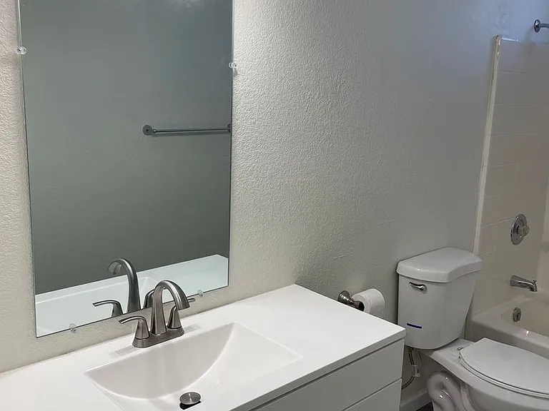 1171 Regency Dr — Photo 13