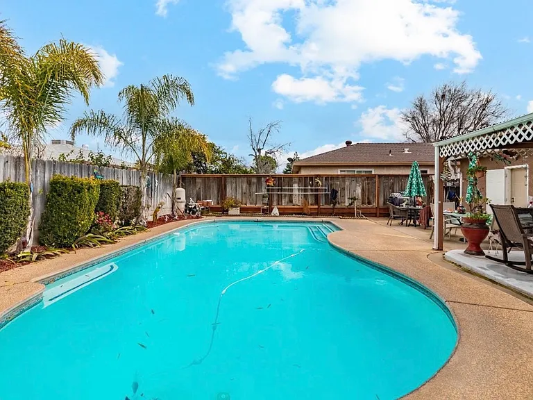 2638 W Rialto Ave — Photo 21