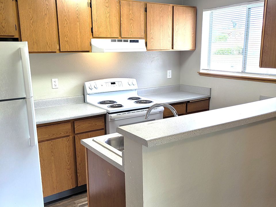 Self Cleaning Oven, Pantry