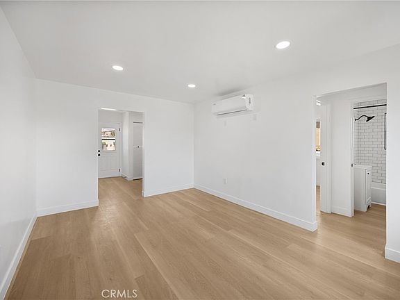 3rd image of 15 Christina St #H & I