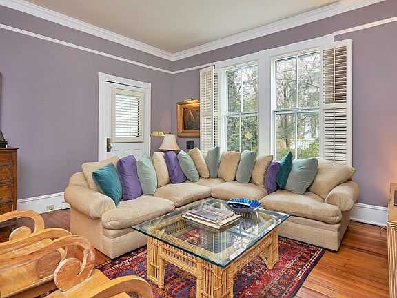 3rd image of 102 James St