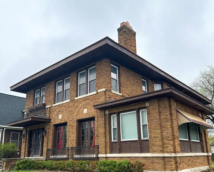2200 Broadway
