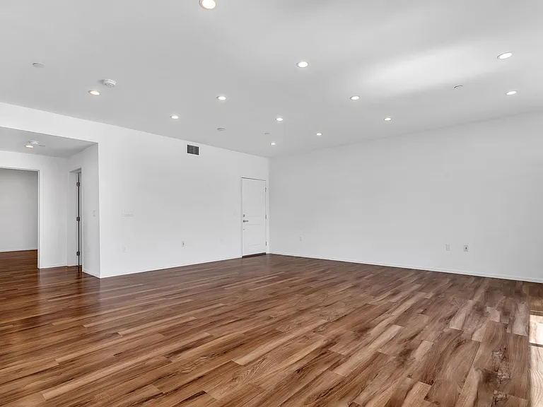 11260 Mississippi Ave #405 — Photo 42