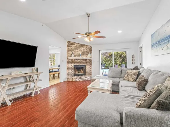 11122 Little Creek Ln, Pensacola, FL 32506