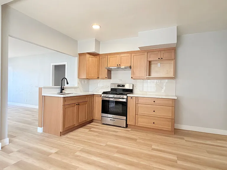 1080 Orange Ave — Photo 14