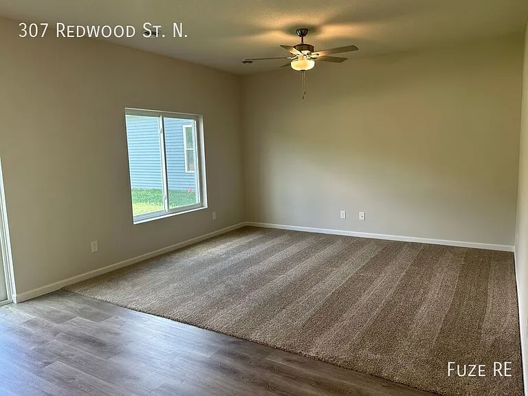 307 Redwood St N — Photo 12