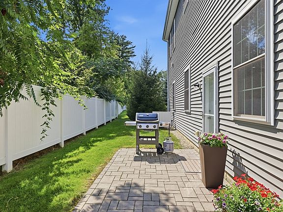 4th image of 17 Cypress Cir #1