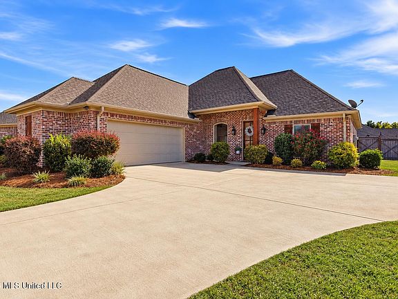2nd image of 804 Belle Oak Park