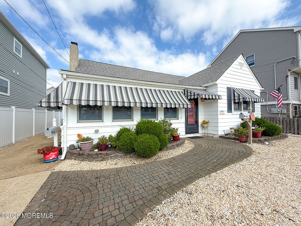 1st image of 125 Virginia Avenue