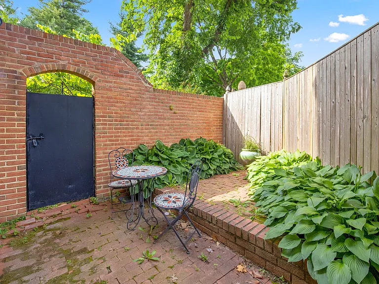 3909 Watson Pl NW — Photo 15
